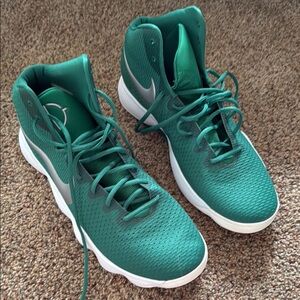 NWOT Nike Green High-Top Sneakers